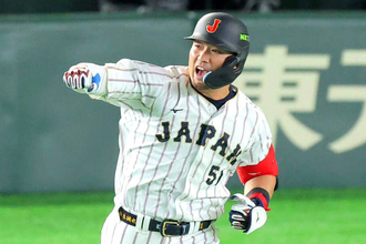 「世界に知られてしまったか」広島名物「スクワット応援」がアメリカでも注目！？動画拡散「この熱気がリグレーにも必要！」「カブスでもやろうぜ」