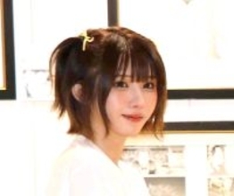 えなこ、人気チェーン店の１日店長に！制服姿＆金色バッジに「トリ１０匹分買いたい」「全店舗出張して」と歓喜の声