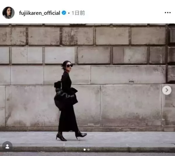 「どこにいても絵になる」モデル・藤井夏恋、ワントーンコーデが映えるモダンなショット！