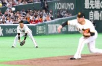 【巨人】吉川尚輝がプロ初サードで途中出場　場内大歓声に包まれる