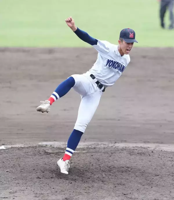 【高校野球】横浜・織田翔希を後押しした村田監督の言葉「スピードガンにこだわっていい」自己最速タイ１５４キロで胴上げ投手に