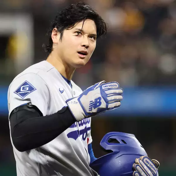 大谷翔平ヒヤリ、全力疾走→左足でベースを駆け抜けて表情をゆがめる　３打席目は一ゴロで間一髪アウト…ロバーツ監督もお尻をたたく