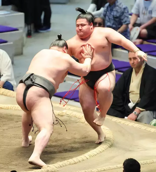 横綱のしこ名を継ぐ旭富士が６勝目　幕下優勝決定戦進出の可能性を残す