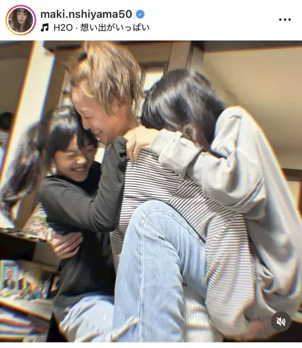 ２児の母・西山茉希、親子で全力ハグをするショット披露「我が家の“抱っこ卒業式”は延長です」
