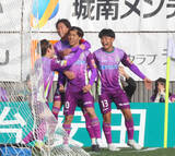 「【Ｊ２藤枝】新１０番・菊井悠介が古巣相手に２ゴール　今季就任の槙野智章監督に公式戦初勝利プレゼント」の画像1