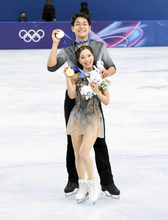 【五輪】りくりゅう大逆転で日本初ペア金メダル　三浦は「ティラミス食べたーい！」　木原は「睡眠」希望