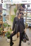 「山田優、サングラス×セットアップの「かっちょいい」黒コーデ姿を披露「女神降臨」「着こなし完璧！」」の画像1