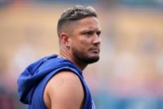 ドジャースのロハスが父の死を報告　悲しみこらえ試合出場へ　前日は開始２２分前に「家族の問題」で先発外れる