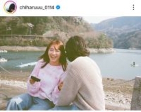 １４歳年下男性と再婚した新山千春　レアな夫婦ショット披露「幸せそう」「いいなぁー」「素敵」娘は１９歳