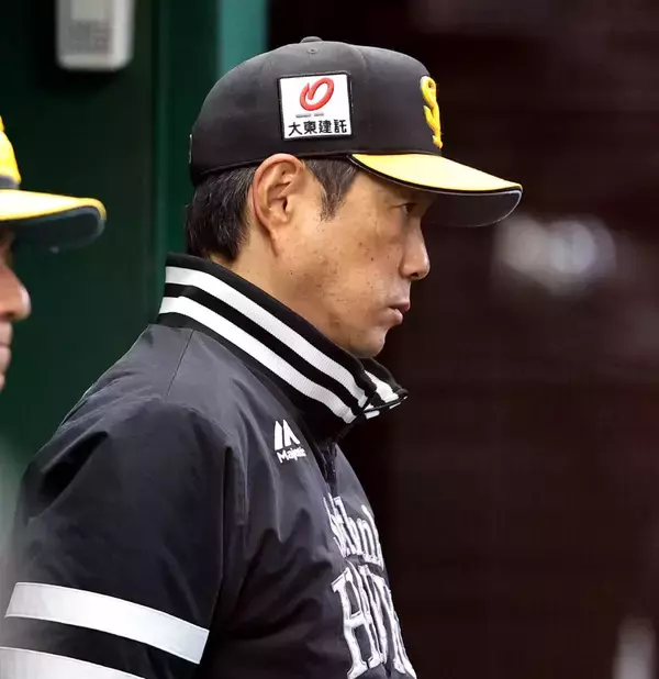 【ソフトバンク】今季初３連敗で首位陥落…　小久保裕紀監督「きょうは何月何日ですか？」日本ハム戦以外は７勝１０敗　３カード連続の負け越しで最大貯金６から２へ　西武・高橋光成に３安打完投を許す