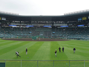 【巨人】甲子園３戦目は雨予報　試合前練習中に降り始める　気になる空模様