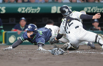 ヤクルトのドラ１・松下はチームメートの走塁お手本に…神タッチで同点ホームイン「自信あった」
