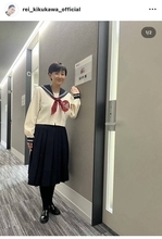 東大卒の４８歳美女「セーラー服」姿に仰天！「可愛すぎ」「凄くにあってる」「若々しくて美しい」菊川怜
