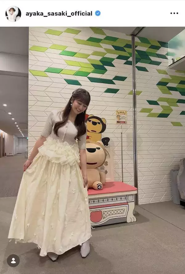 ももクロ・佐々木彩夏「秋っぽくてかわいい」「なんこのスカート！」衣装ショットが話題