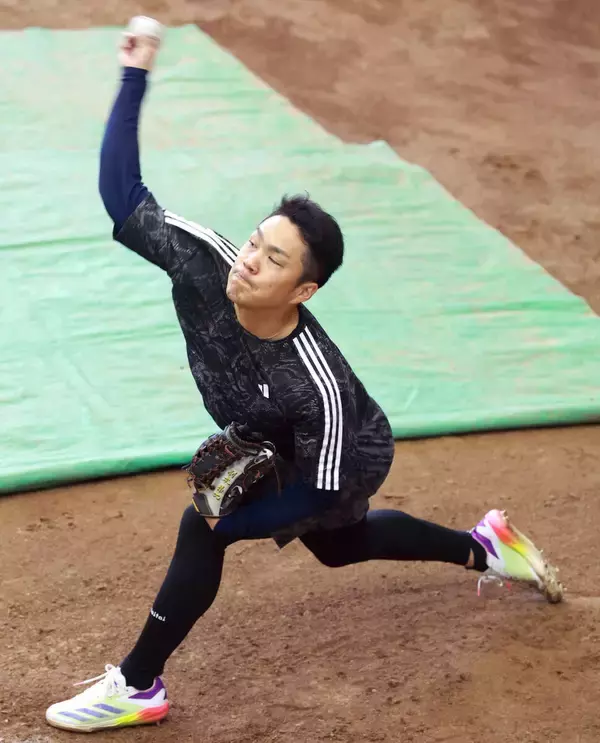 【巨人】則本昂大が合同自主トレ初日から一番乗り　田中将大も熱視線