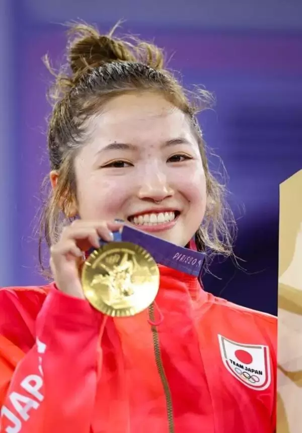 金メダルから２年…イメージ激変の姿「ちょっと待って」「すご」「マジ」ブレイキン女王・ＡＭＩに驚き