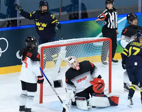 【五輪】アイホ娘、スウェーデンに第２ピリオド終えて０―３…逆転準々決勝進出はさらに難しく