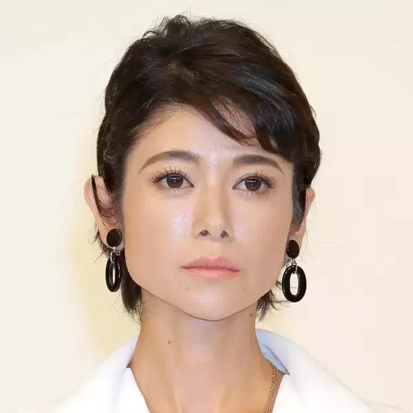第２子出産の真木よう子　雰囲気ガラリ「一段と美しく」「優し〜いママの顔」１６歳年下俳優と事実婚