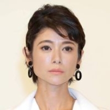 第２子出産の真木よう子　雰囲気ガラリ「一段と美しく」「優し〜いママの顔」１６歳年下俳優と事実婚