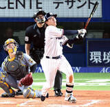 「【ヤクルト】赤羽由紘がダメ押しの２号３ラン「いい角度で上がり、風が味方してくれた」」の画像1