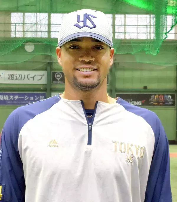 【ヤクルト】育成外野手のモンテルと支配下選手登録を締結「レギュラーを取れるくらいチームに貢献したい」