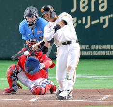 【巨人】絶好調・笹原操希が走者一掃の逆転二塁打…一塁走者の坂本勇人も激走生還