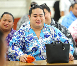 幕内・錦富士「息ができなくなって…」　夏巡業休場理由の「心房細動」の症状を明かす　現在は稽古も再開