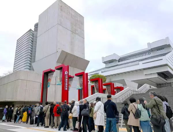 江戸東京博物館、リニューアルオープン初日の入場者数６１８６人で「感謝」　１年間で１００万人入場を見込む