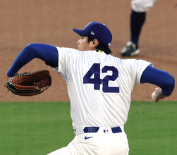 大谷翔平、背番号４２で自身初登板　「ジャッキー・ロビンソン・デー」は初回３者凡退スタート　今季３度目の登板、日本人最長の自責０記録更新なるか