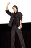 「山下智久「師匠、先生だと思っている」俳優・山﨑努と共演の映画「正直不動産」大阪舞台あいさつ」の画像1