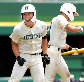 【高校野球】春の近畿王者・報徳学園が苦しみながらも初戦突破　４番・藤本碧空「つなぎの４番を意識して」５打数３安打３打点の活躍…兵庫大会