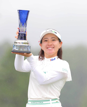 【女子ゴルフ】永井花奈９年ぶりＶ　涙の復活劇に父・利明さんも目を潤ませ「長かったです」…自宅車庫の練習場が原点