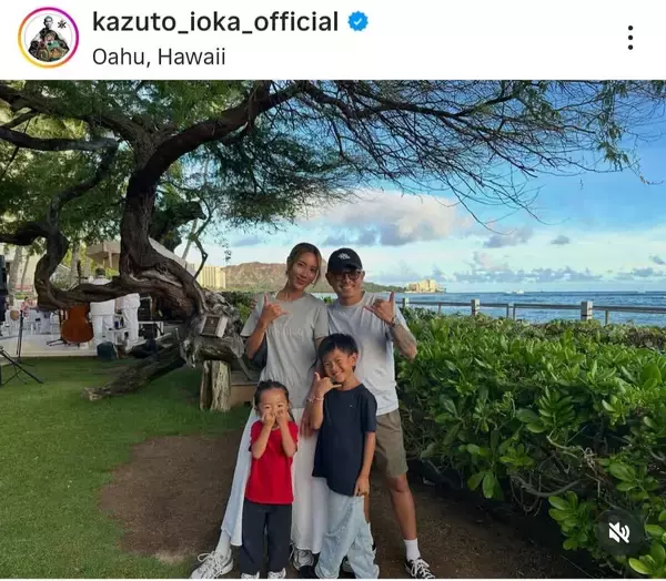 井岡一翔　美人妻と濃密キス！ラブラブ「幸せそう～」「素敵やん」家族とハワイ滞在「たくさんの英気を養い」