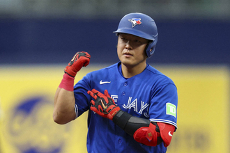 岡本和真が２試合ぶりの２６号＆左翼線二塁打で２３試合ぶりのマルチ長打　チームは３発で４カード連続勝ち越し