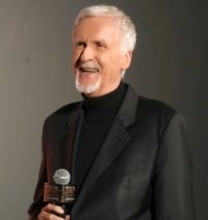 ジェームズ・キャメロン監督、３年ぶり来日　日本の学生に人生のアドバイス 「今は大変な時代ですから…」