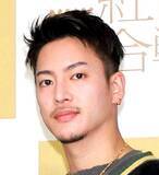 「三山凌輝　久しぶりの姿に驚がく「倒れそう」「すっごい」「バチバチ」「泣いた」「神レベル」妻は趣里」の画像1