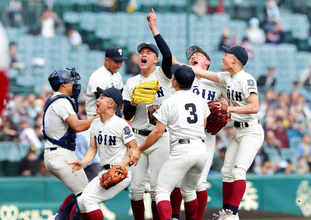【センバツ】大阪桐蔭・川本晴大が決勝１０１年ぶりの１５奪三振でＶ１０胴上げ投手「ガッツポーズも覚えていません」決勝戦は１０戦全勝
