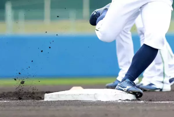 【大学野球】東京六大学が今春から拡大ベースを導入　ＮＰＢと同じ仕様で安全面を考慮