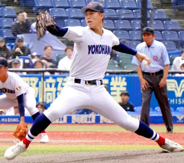 【高校野球】横浜の２年生左腕・小林鉄三郎が山梨学院戦で堂々の６回１失点　エース織田翔希も称賛　いざ決勝２２年ぶり頂点へ