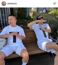「塩対応すぎ」エルフ荒川が公開した“人気キャラ”のオフ姿が「やる気ない」「渋い表情」