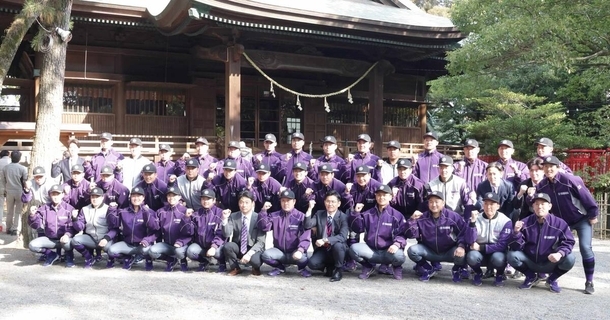 社会人野球のヤマハが必勝祈願　新加入４人も参列　２６年新スローガンは「ＹＡＭＡＨＡ　ＰＲＩＤＥ」