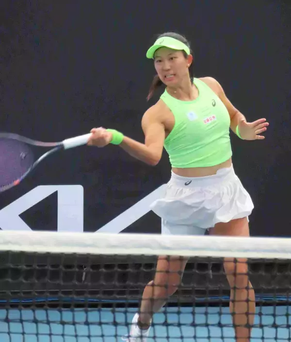 【全豪テニス】内島萌夏　２年連続で初戦を突破　ランク上にわずか６３分で快勝