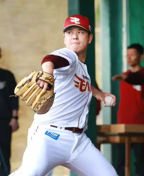 【楽天】藤井聖が今キャンプノルマ「１０００球」に設定　投げて、投げて、投げて、投げて、投げて参ります！