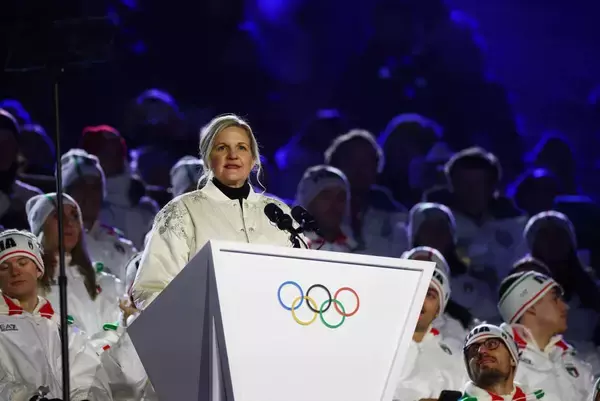 【五輪閉会式】組織委員長、ＩＯＣ会長による恒例のスピーチに「意外と短かった」「なんと８分以下」の声　「後ろの男の人がかっこよすぎ」と別の視点も…