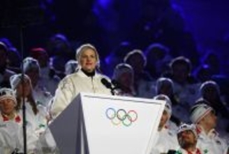 【五輪閉会式】組織委員長、ＩＯＣ会長による恒例のスピーチに「意外と短かった」「なんと８分以下」の声　「後ろの男の人がかっこよすぎ」と別の視点も…