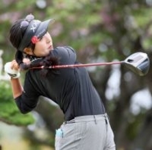 青木瀬令奈が３アンダー４位でハーフターン　男子ツアー女子初のアンダーパーへ後半突入