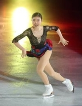 ２１歳誕生日を共演者たちにサプライズで祝福された千葉百音「忘れられない一日になった」　“りくりゅう”らとアイスショー出演