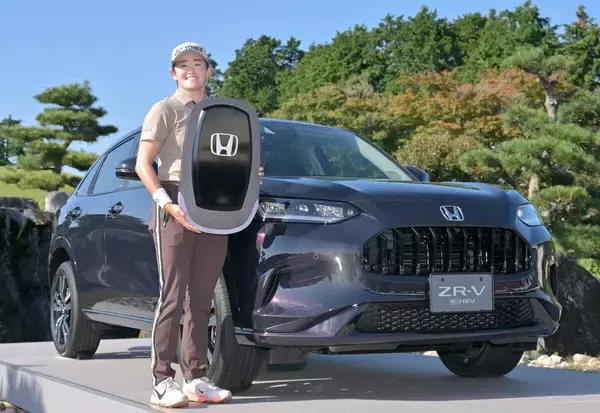 【女子ゴルフ】Ｖ賞金２１６０万円＋４３０万円ホンダ高級車をゲット　岩井明愛が優勝「海に行きたい。埼玉に海はないけど（笑い）」