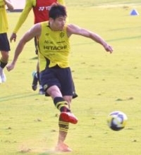 浦和、柏を契約満了のＤＦ片山瑛一を獲得　万能性光る３４歳「自分の持てる力の全てを懸けて日々精進」