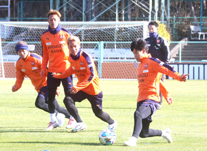 Ｊ１清水　ユースから昇格のＭＦ土居佑至が乾の背番号「３３」を継承「覚悟を持っています」